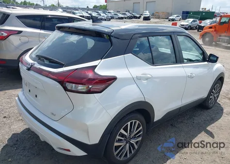 2023 Nissan Kicks Sv Xtronic Cvt z USA, uszkodzony, nr VIN 3N1CP5CV5PL548184